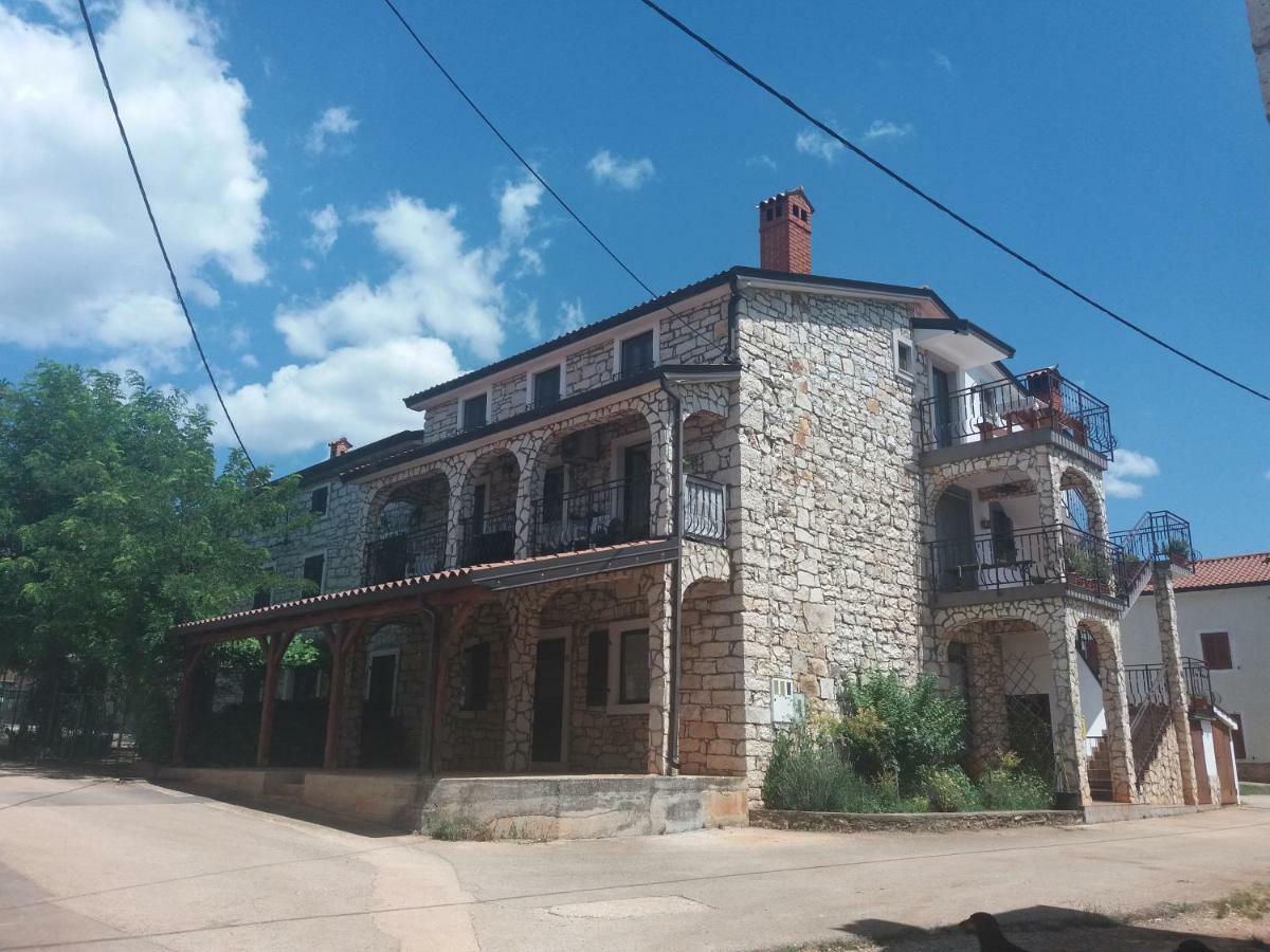 Ranch Radin Bed & Breakfast Brtonigla Luaran gambar