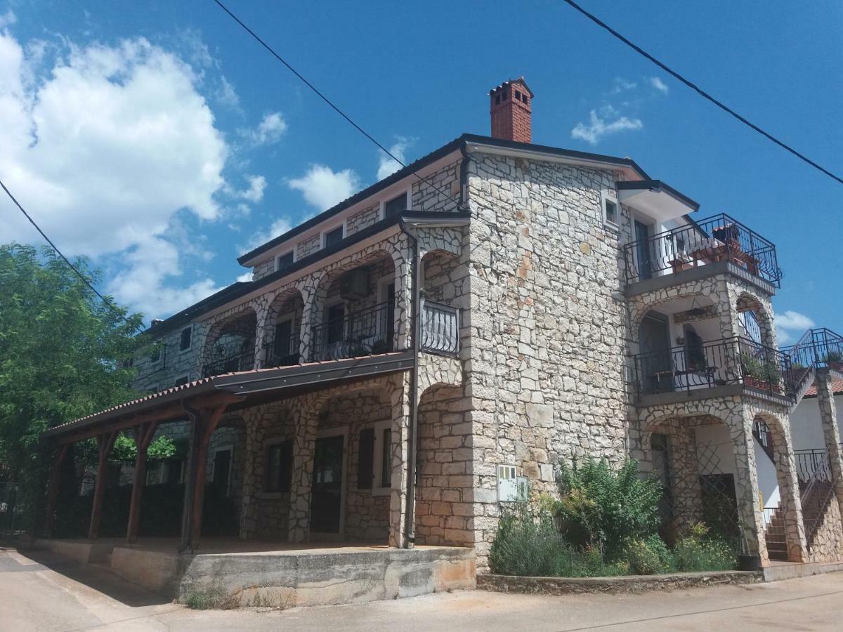 Ranch Radin Bed & Breakfast Brtonigla Luaran gambar